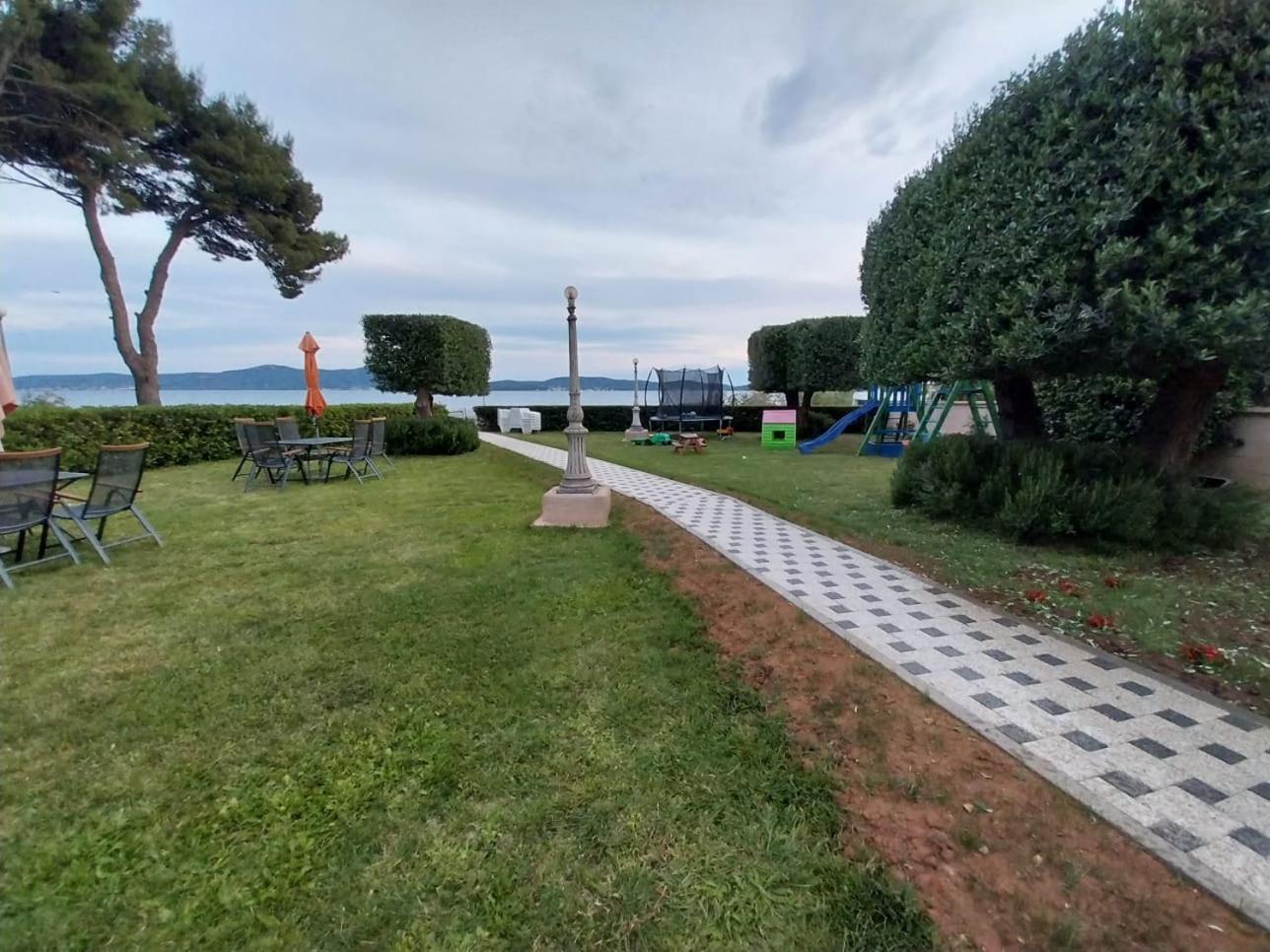 Apartments Becky On A Sandy Beach Without Crowd Sukošan Εξωτερικό φωτογραφία