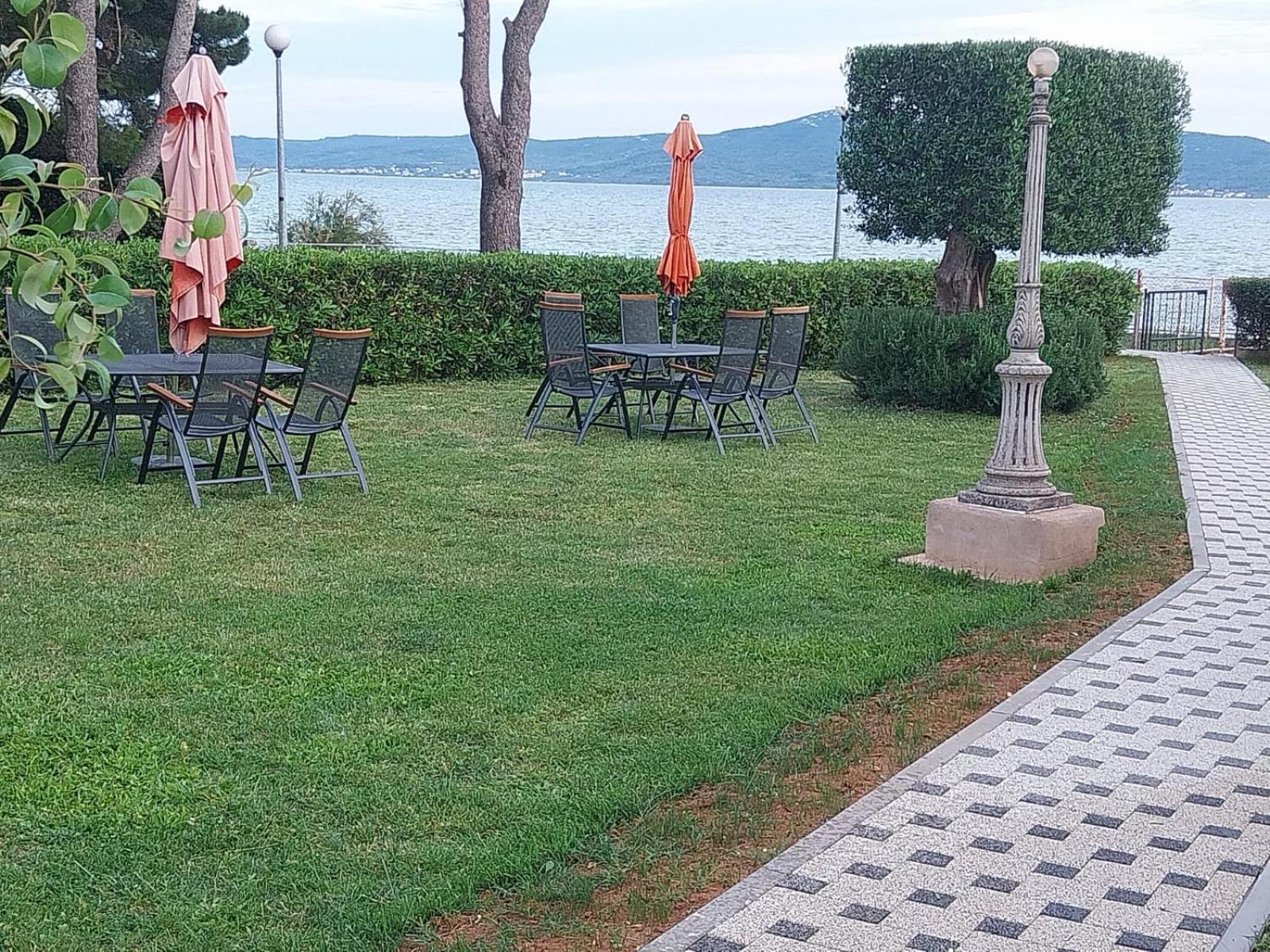 Apartments Becky On A Sandy Beach Without Crowd Sukošan Εξωτερικό φωτογραφία