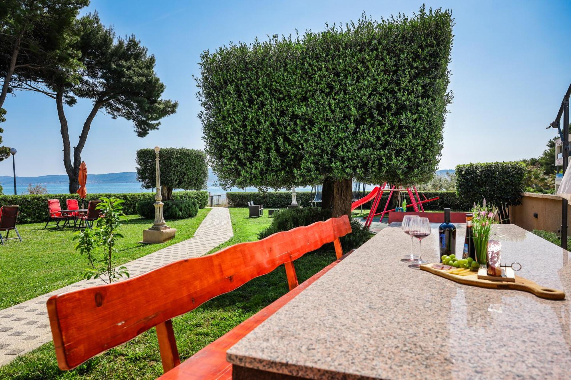 Apartments Becky On A Sandy Beach Without Crowd Sukošan Εξωτερικό φωτογραφία