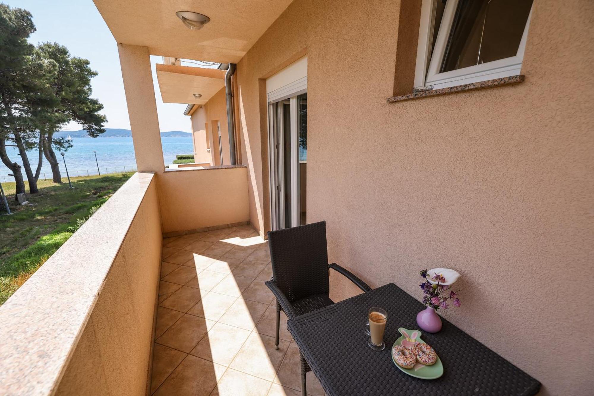 Apartments Becky On A Sandy Beach Without Crowd Sukošan Εξωτερικό φωτογραφία