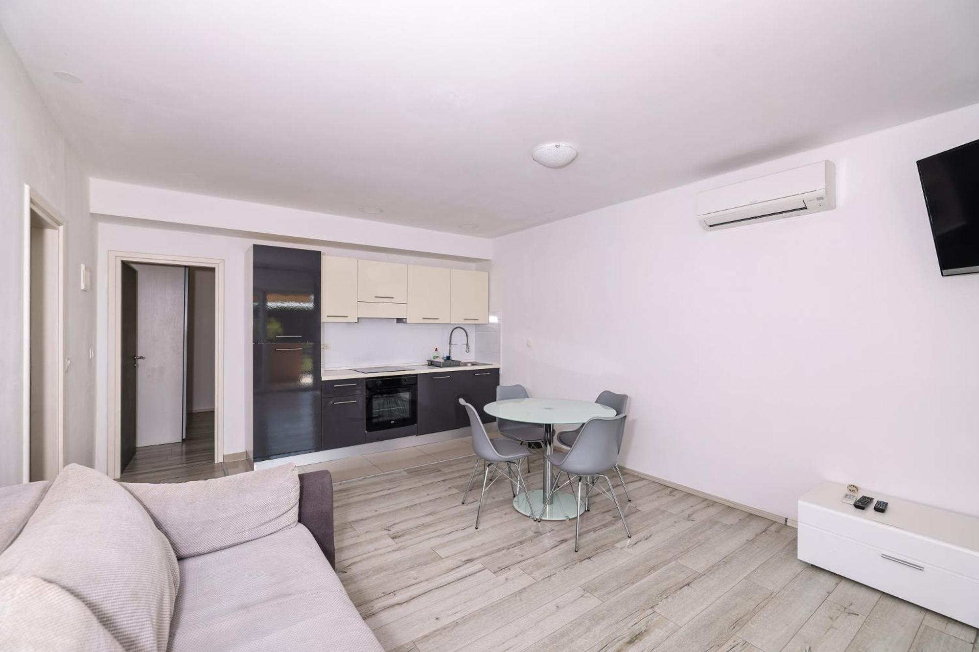 Apartments Becky On A Sandy Beach Without Crowd Sukošan Εξωτερικό φωτογραφία